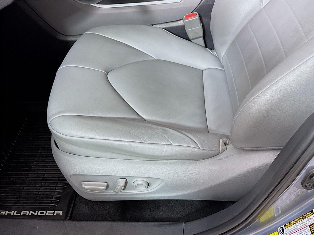 used 2020 Toyota Highlander car, priced at $27,446