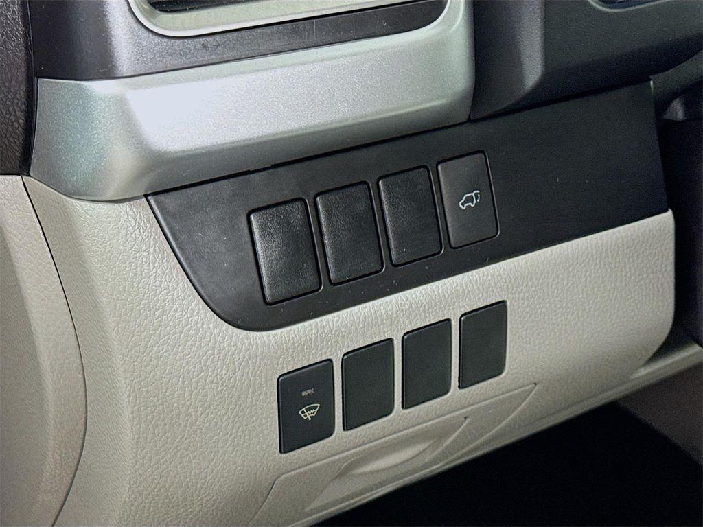 used 2015 Toyota Highlander car, priced at $18,758