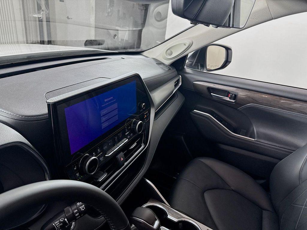used 2023 Toyota Highlander car, priced at $42,821