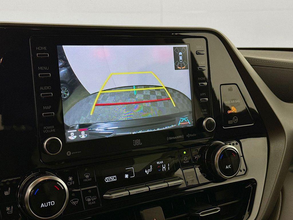 used 2022 Toyota Highlander car, priced at $36,647