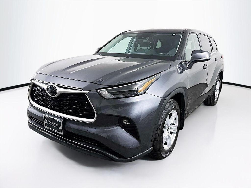 used 2022 Toyota Highlander car, priced at $29,994