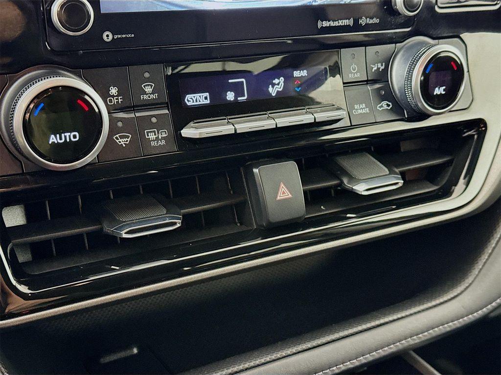 used 2022 Toyota Highlander car, priced at $29,994