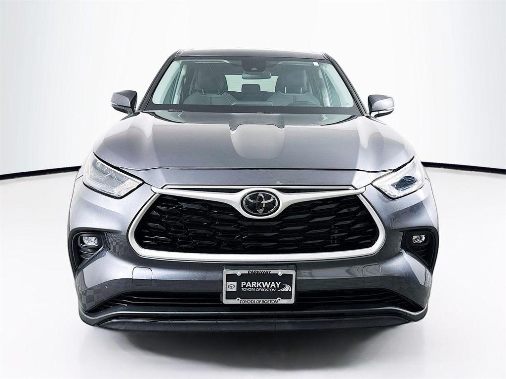 used 2022 Toyota Highlander car, priced at $29,994