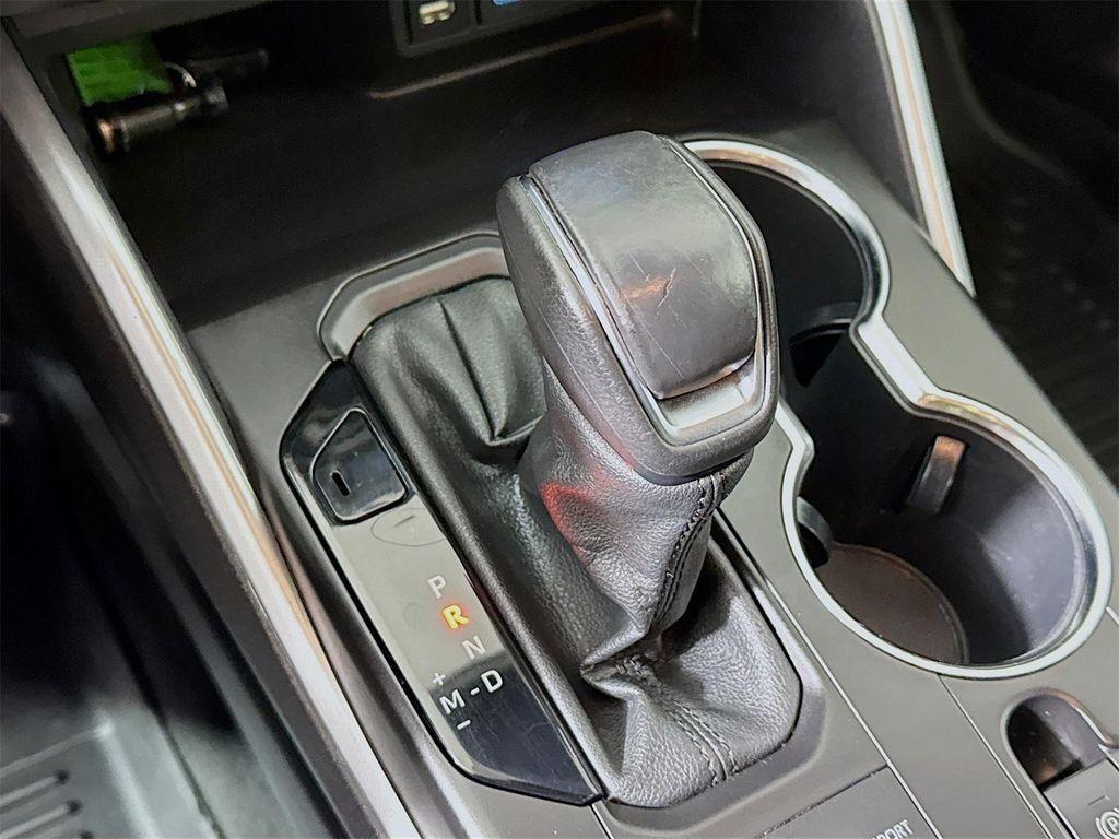used 2022 Toyota Highlander car, priced at $29,994