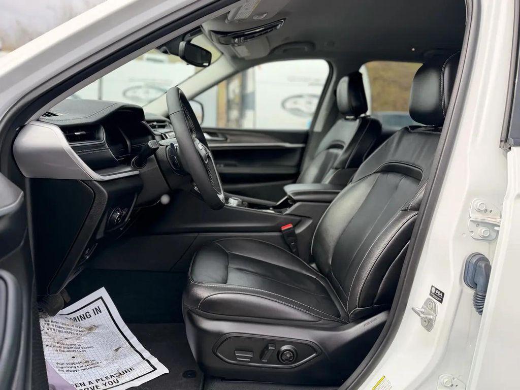 used 2023 Jeep Grand Cherokee car, priced at $36,995
