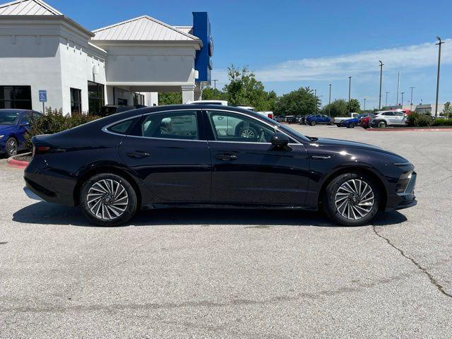 new 2025 Hyundai Sonata Hybrid car, priced at $28,597