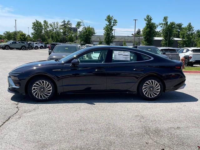 new 2025 Hyundai Sonata Hybrid car, priced at $28,597