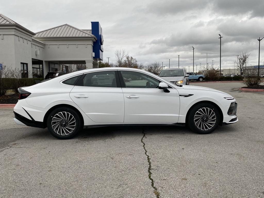 new 2026 Hyundai Sonata Hybrid car, priced at $33,258
