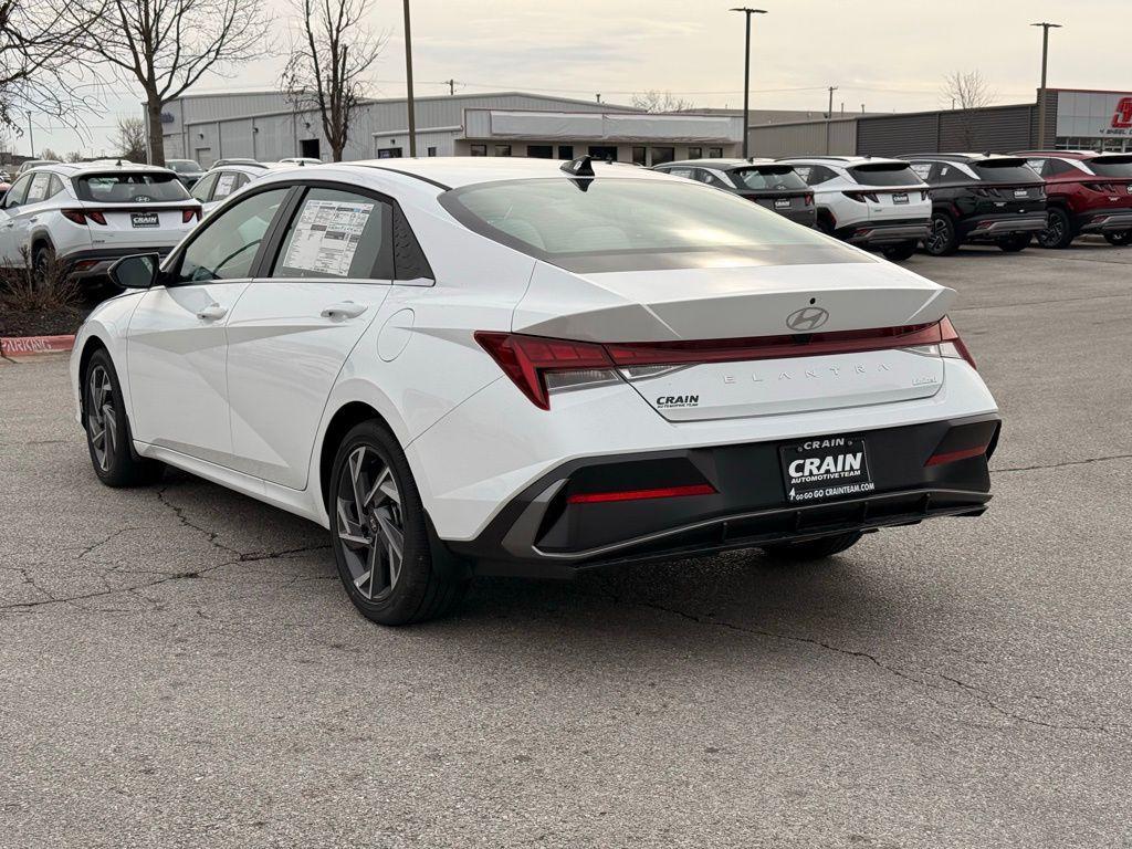 new 2025 Hyundai Elantra car, priced at $27,604