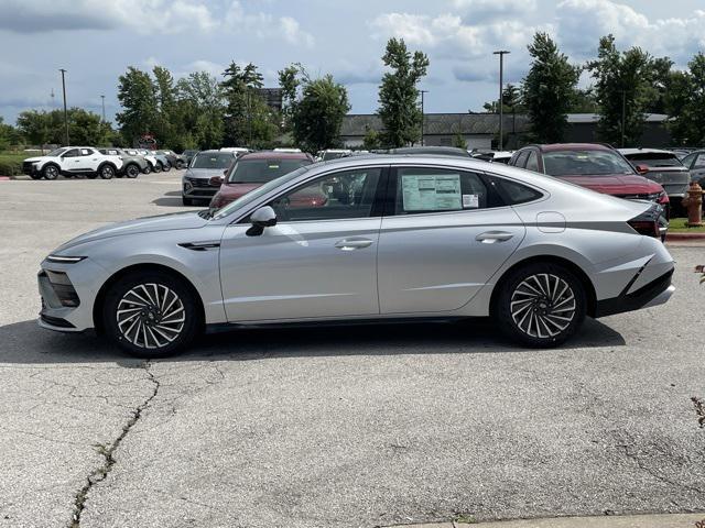 new 2025 Hyundai Sonata Hybrid car, priced at $37,669