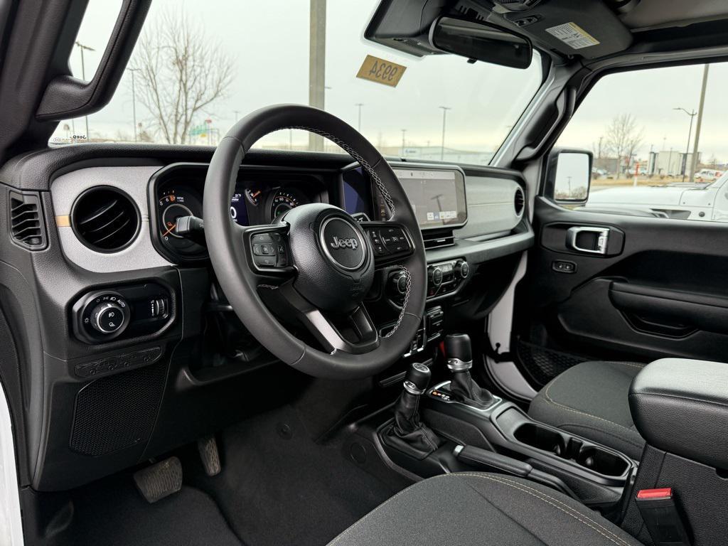 used 2025 Jeep Gladiator car, priced at $38,989