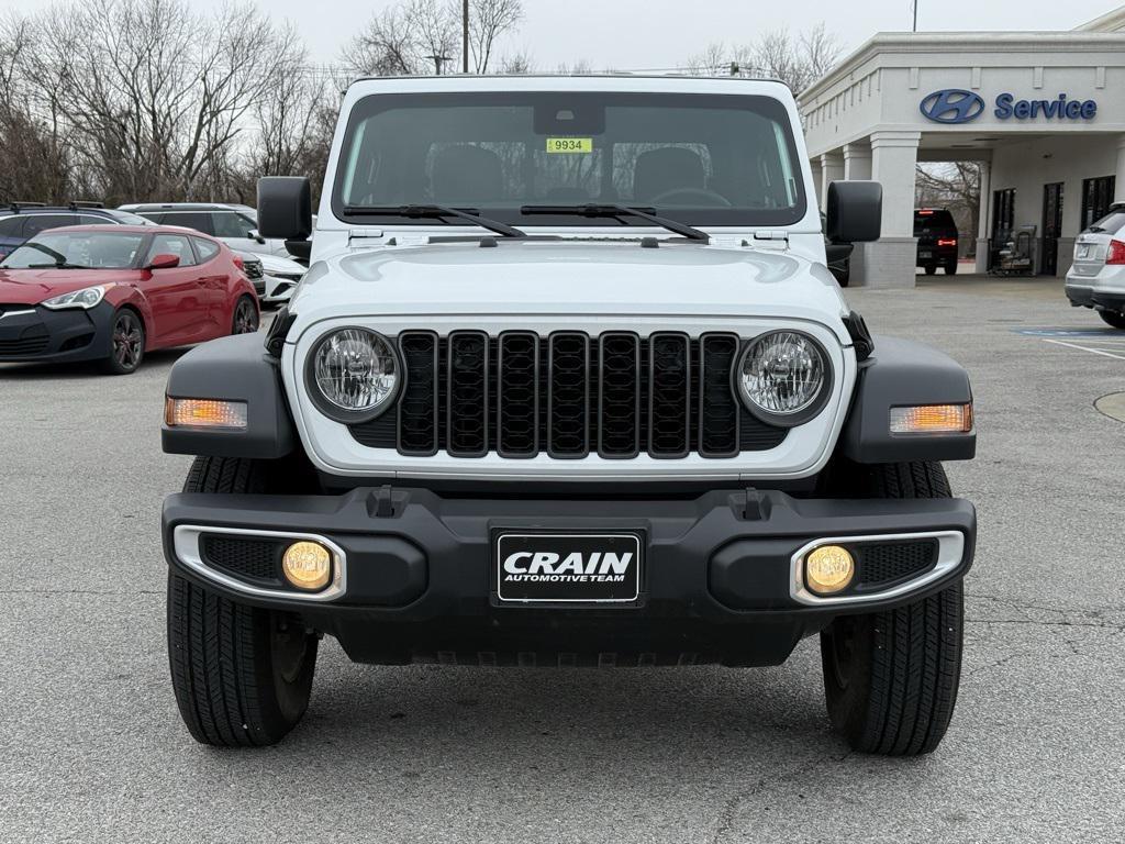 used 2025 Jeep Gladiator car, priced at $38,989
