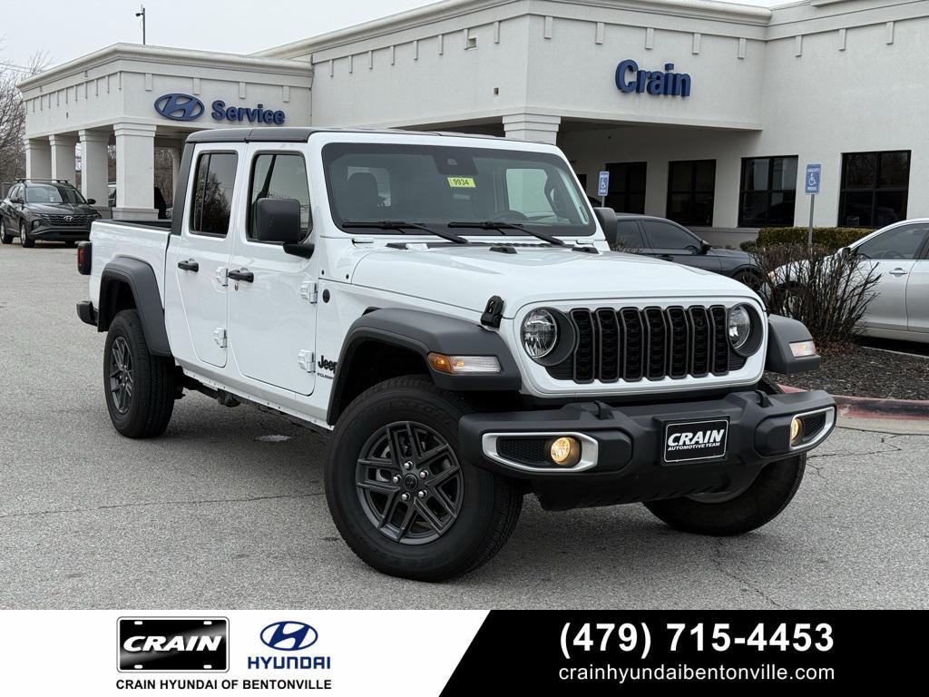 used 2025 Jeep Gladiator car, priced at $38,989