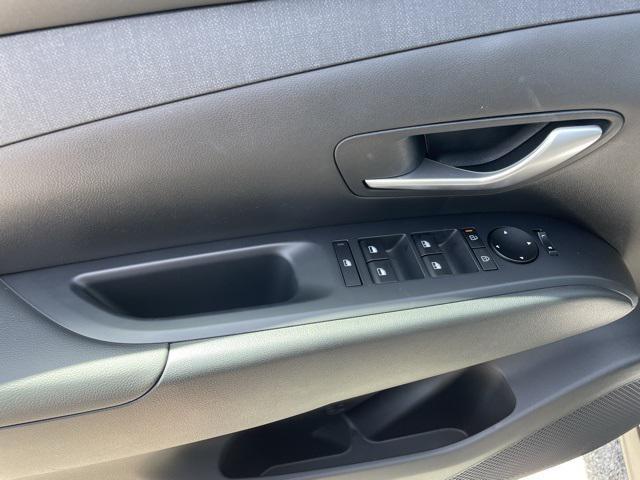 new 2025 Hyundai Tucson car, priced at $30,304