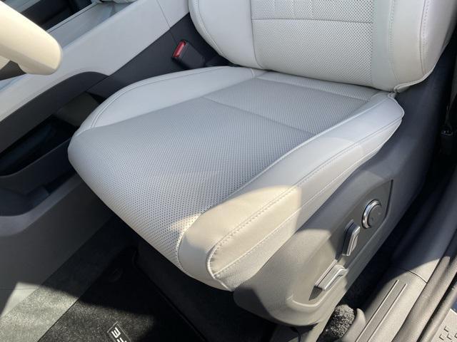 new 2025 Hyundai Santa Fe car, priced at $32,000