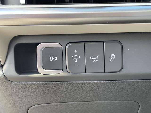 new 2025 Hyundai Santa Fe car, priced at $32,000