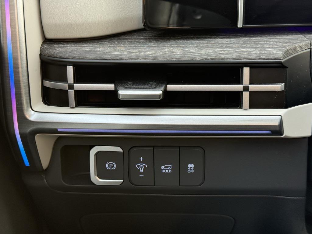 used 2025 Hyundai Santa Fe car, priced at $38,489