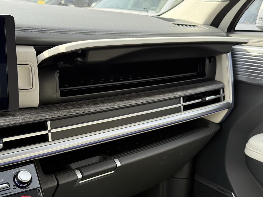 used 2025 Hyundai Santa Fe car, priced at $38,489