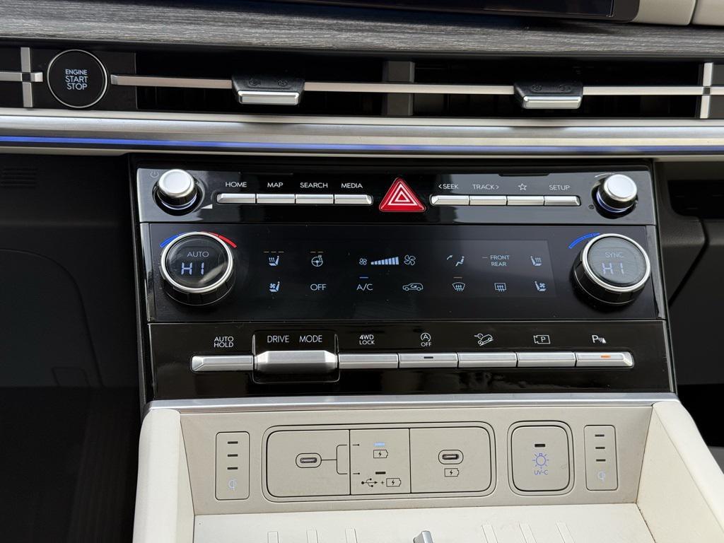 used 2025 Hyundai Santa Fe car, priced at $38,489