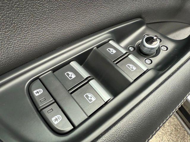 used 2023 Audi Q7 car, priced at $32,976