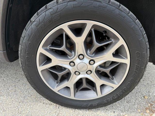 used 2020 Jeep Grand Cherokee car, priced at $19,976