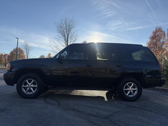 used 2000 Cadillac Escalade car, priced at $4,476