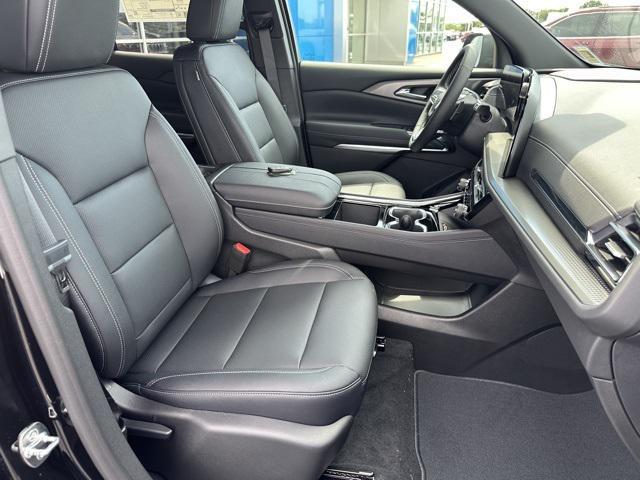 new 2026 Chevrolet Traverse car, priced at $43,525