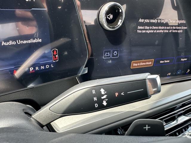 new 2026 Chevrolet Traverse car, priced at $43,525