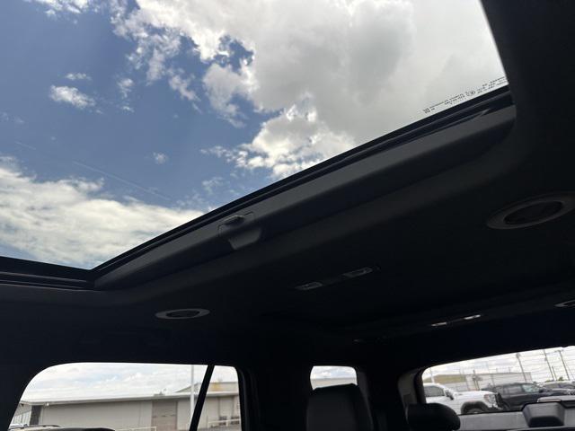 used 2022 Chevrolet Traverse car, priced at $33,390