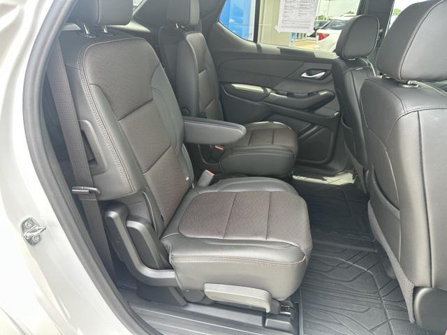 used 2022 Chevrolet Traverse car, priced at $33,390