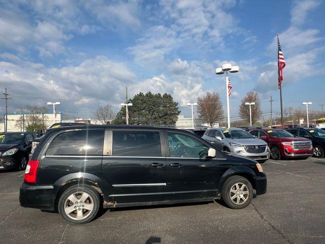 used 2011 Chrysler Town & Country car, priced at $1,621