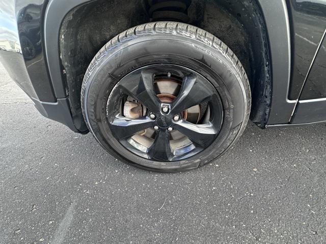 used 2016 Jeep Cherokee car, priced at $10,595