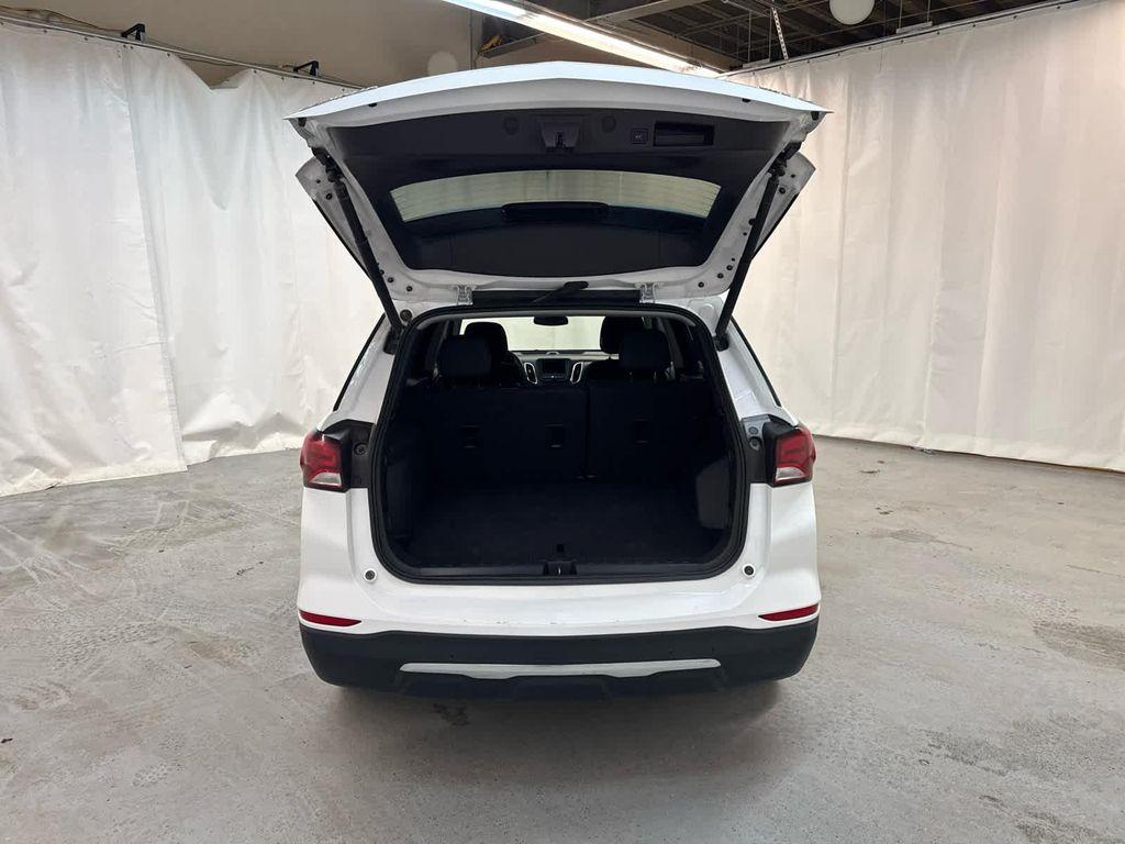 used 2024 Chevrolet Equinox car, priced at $25,999