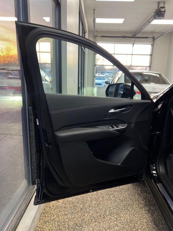 used 2024 Cadillac XT4 car, priced at $39,500