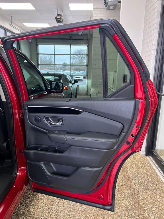 new 2025 Honda Pilot car, priced at $53,450