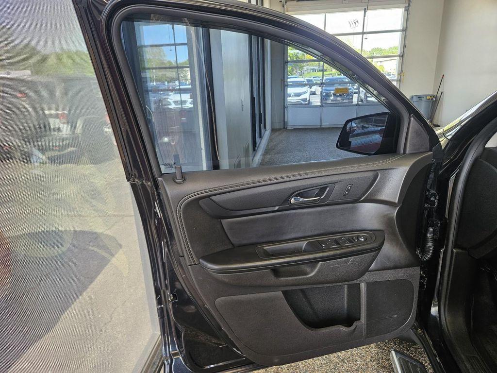 used 2014 Chevrolet Traverse car, priced at $10,750