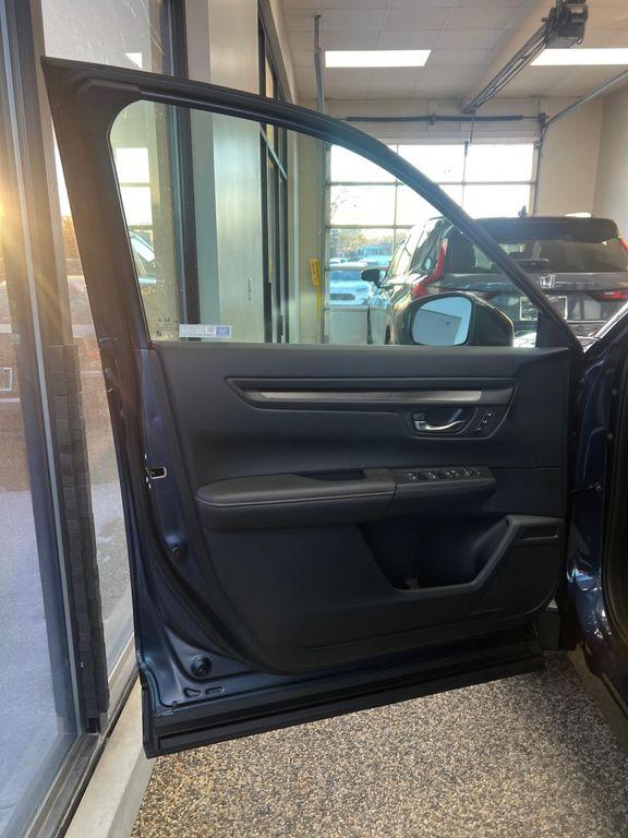 new 2026 Honda CR-V Hybrid car, priced at $41,675