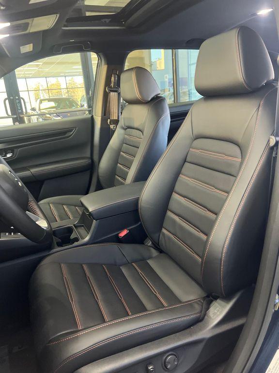 new 2026 Honda CR-V Hybrid car, priced at $41,675