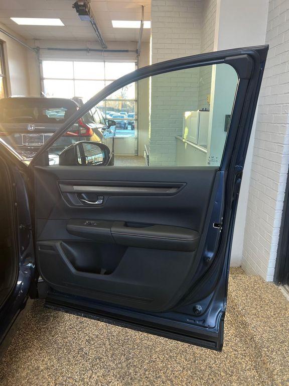 new 2026 Honda CR-V Hybrid car, priced at $41,675