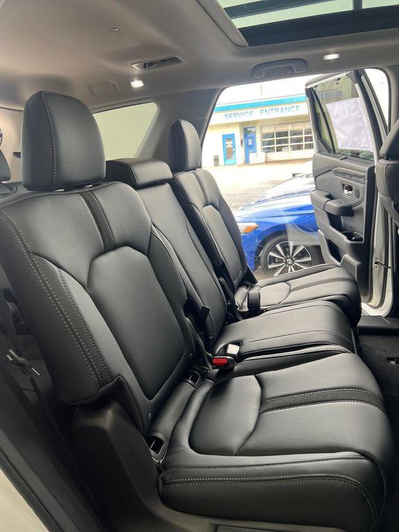 new 2025 Honda Pilot car, priced at $53,405