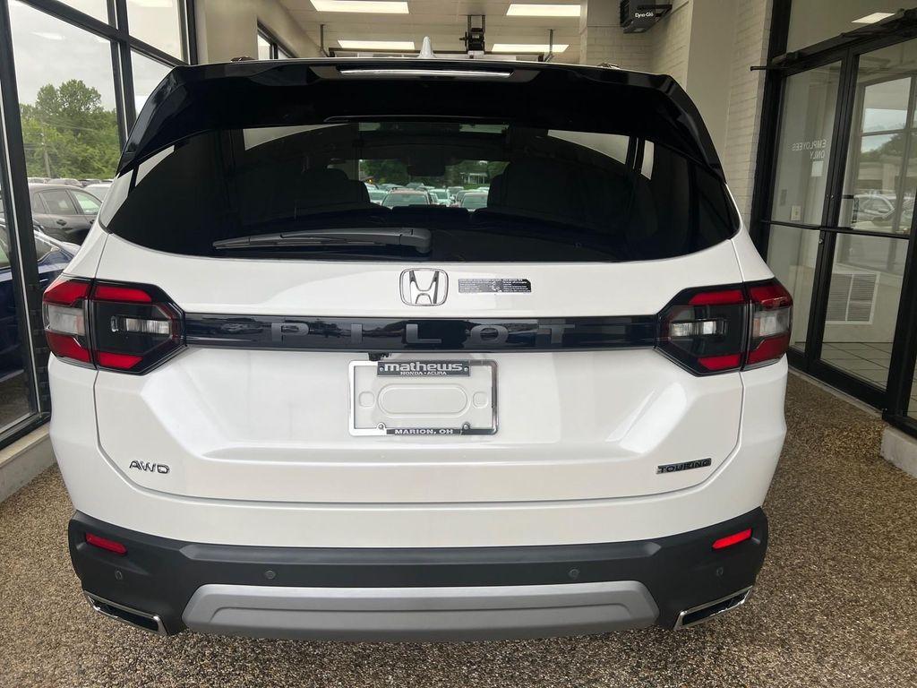 new 2025 Honda Pilot car, priced at $53,405