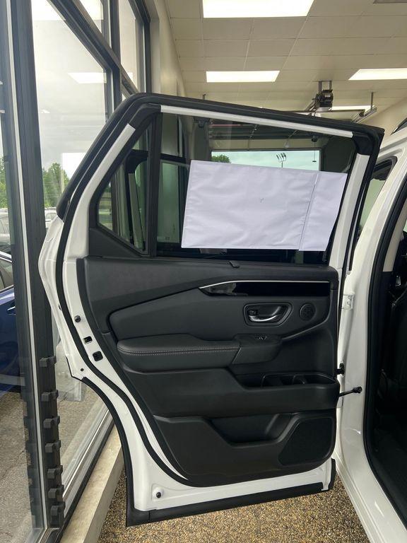 new 2025 Honda Pilot car, priced at $53,405