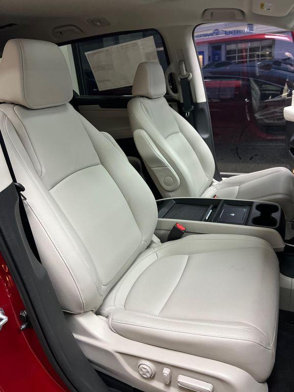 new 2026 Honda Odyssey car, priced at $45,340