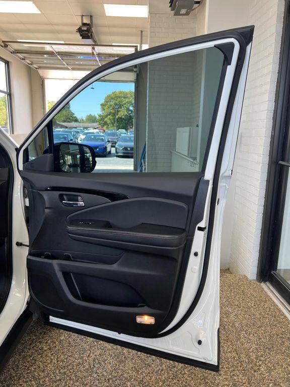 used 2021 Honda Pilot car, priced at $30,750