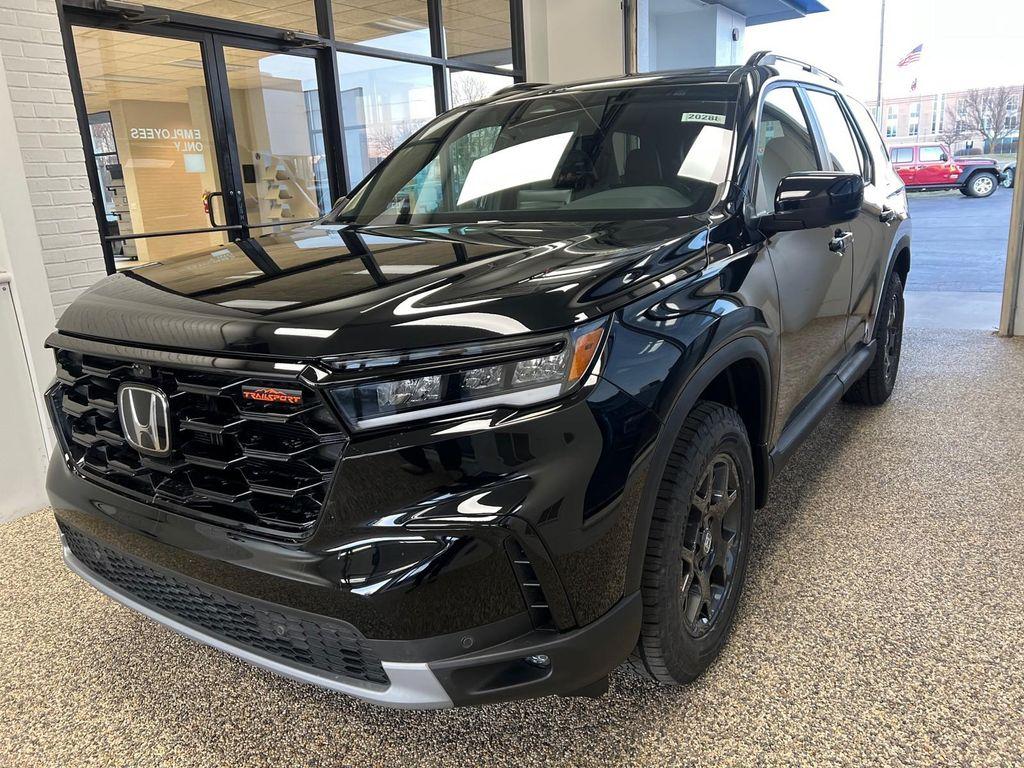 new 2025 Honda Pilot car, priced at $50,895