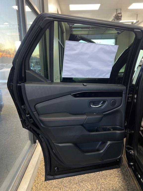 new 2025 Honda Pilot car, priced at $50,895