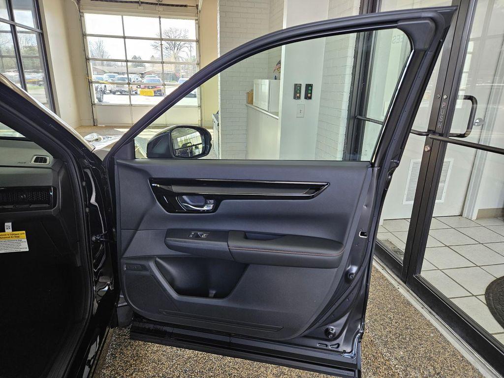 new 2026 Honda CR-V Hybrid car, priced at $44,000