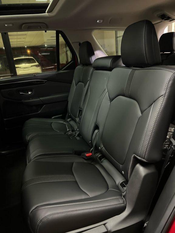 new 2025 Honda Pilot car, priced at $53,450