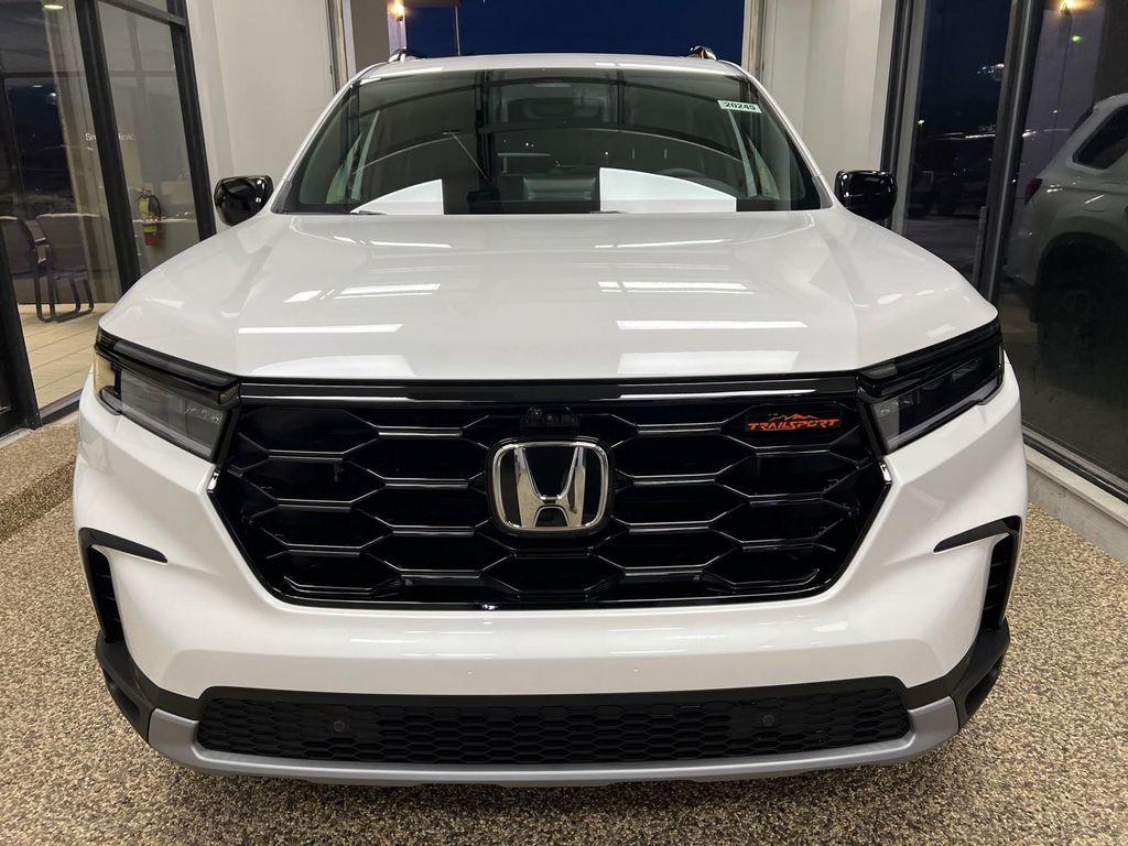 new 2025 Honda Pilot car, priced at $51,830