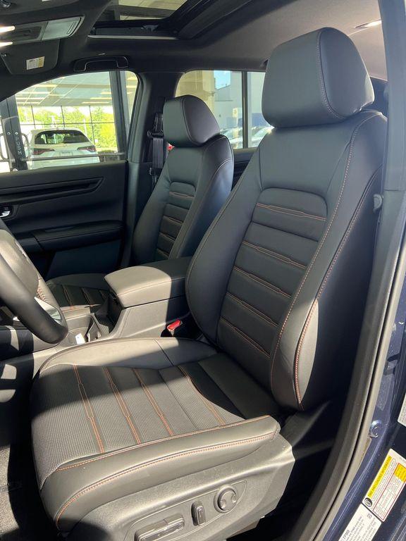 new 2026 Honda CR-V Hybrid car, priced at $41,675